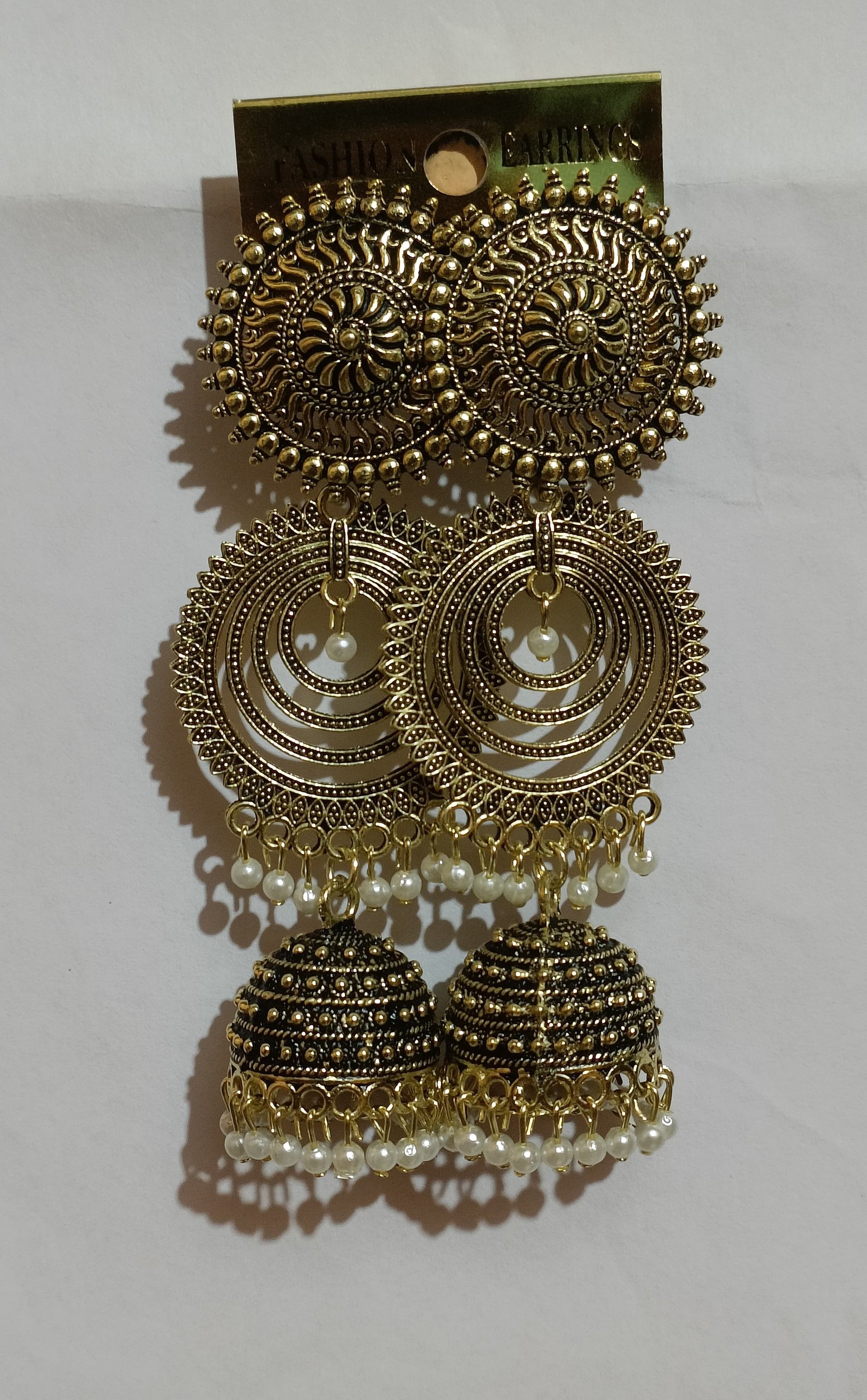 BIG SIZE EARRIGS JHUMKA BLACK GOLDEN FOR GIRLS AND WOMENS.